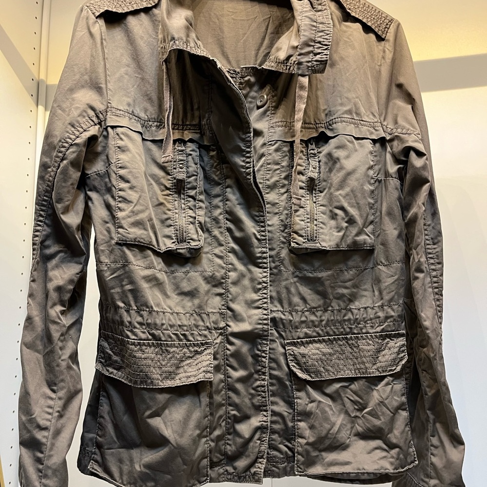 Eddie Bauer Jacket size small, 100% cotton, cute cinched waist 4 pockets